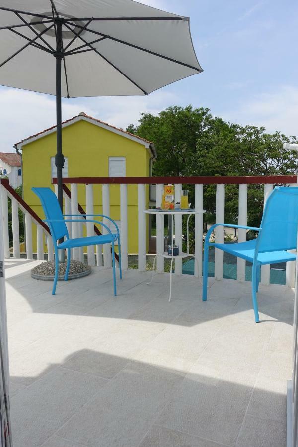 Apartman Joy Nin Exterior foto