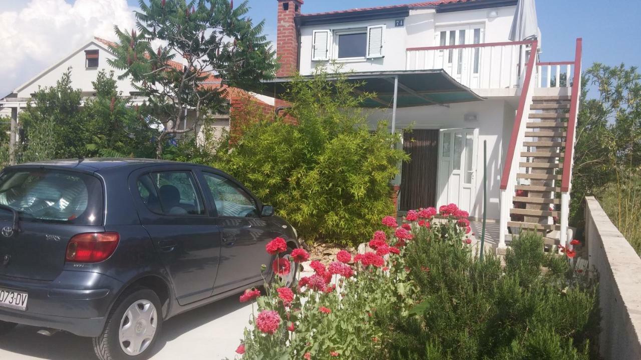 Apartman Joy Nin Exterior foto