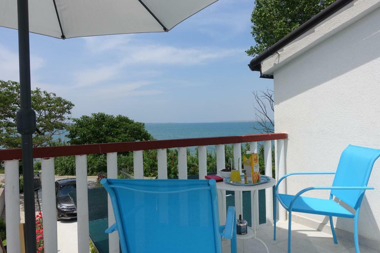 Apartman Joy Nin Exterior foto